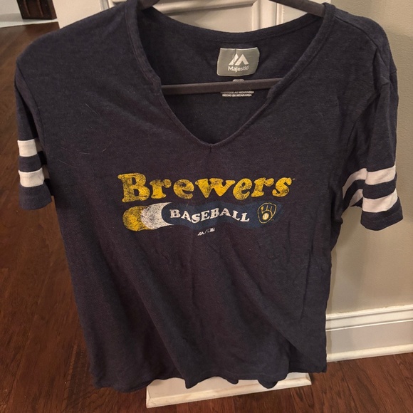 Milwaukee Brewers women’s shirt - Picture 1 of 3
